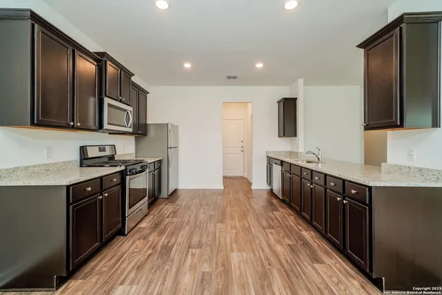 $2,035 | 4219 Trail De Paris, New Braunfels, TX 78132