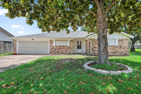 $1,800 | 2621 16th Avenue North, Texas City, TX 77590