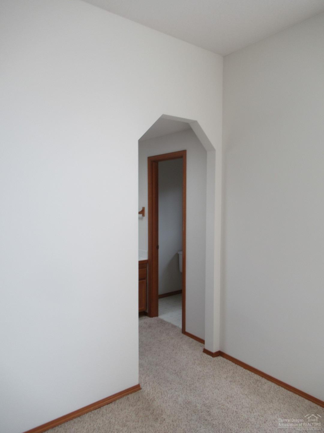 3048 Northeast Raleigh Court Bend, OR 97701 - Photo 9 of 22 Master bedroom alcove to bath and closet