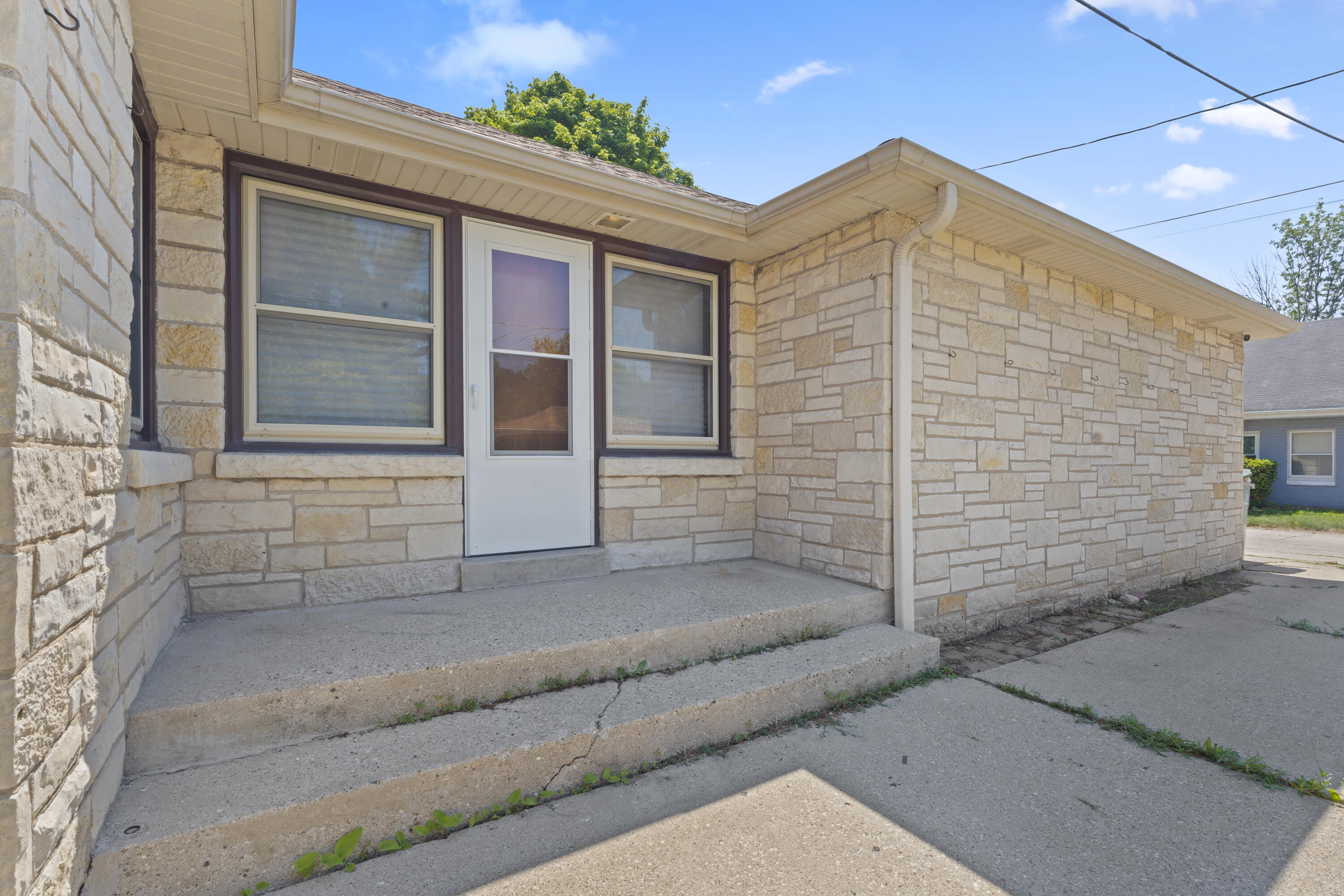 3031 South 33rd Street Milwaukee, WI 53215 - Photo 5 of 30 DSC06943