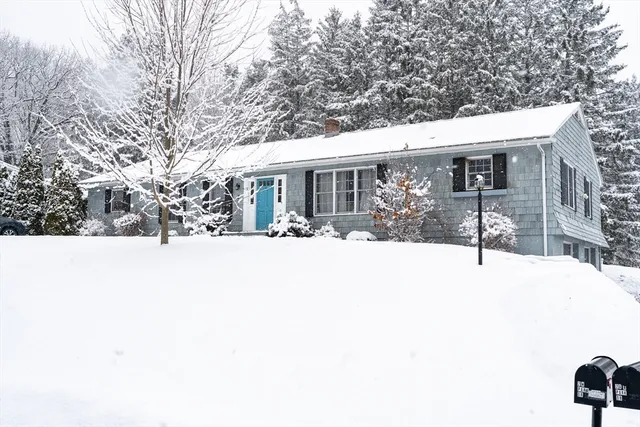 $549,900 | 2 West Park Drive, Easthampton, MA 01027