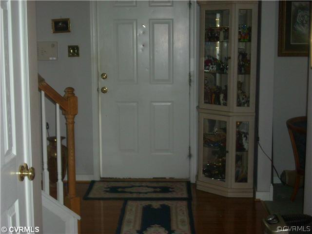 6413 Rudd Place Henrico, VA 23231 - Photo 3 of 9 Interior Space/Layout - Entrace Foyer