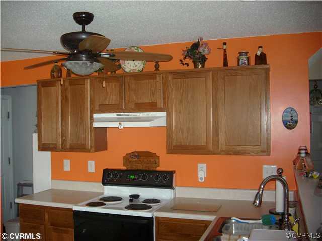 6413 Rudd Place Henrico, VA 23231 - Photo 5 of 9 Kitchen - Spacious Kitchen