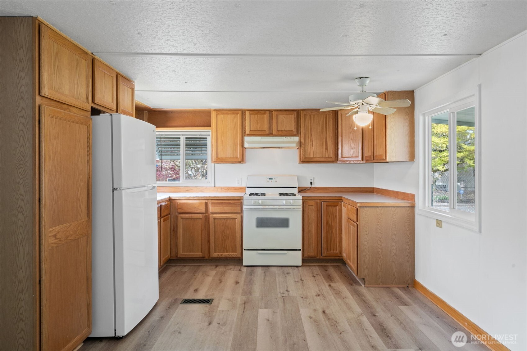 930 Trosper Road Southwest, Unit 33 Tumwater, WA 98512 - Photo 9 of 26 Gallery Image 9