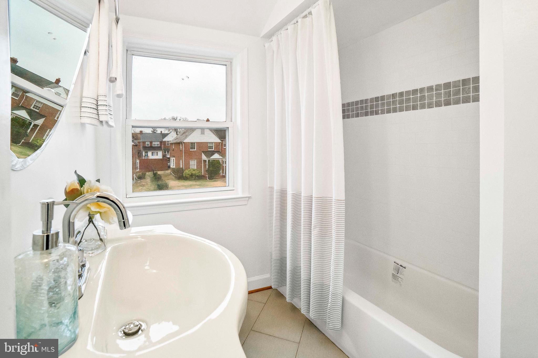 1326 Pentwood Road Baltimore, MD 21239 - Photo 21 of 35 Full Bathroom