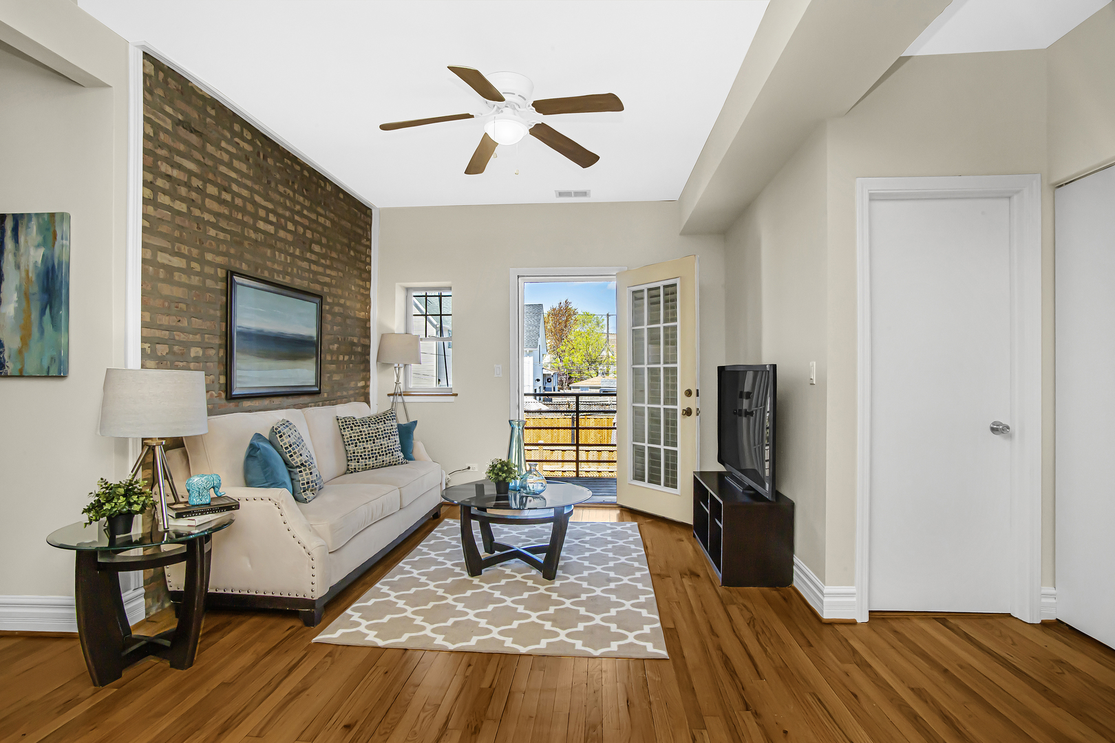 2546 West George Street, Unit 1 Chicago, IL 60618 - Photo 3 of 14