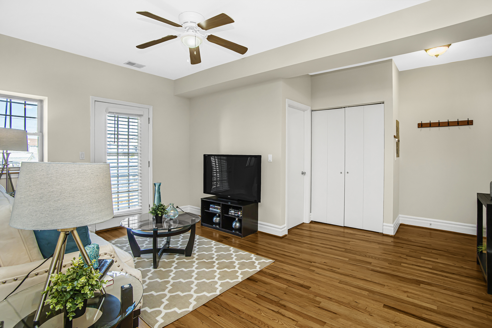 2546 West George Street, Unit 1 Chicago, IL 60618 - Photo 8 of 14
