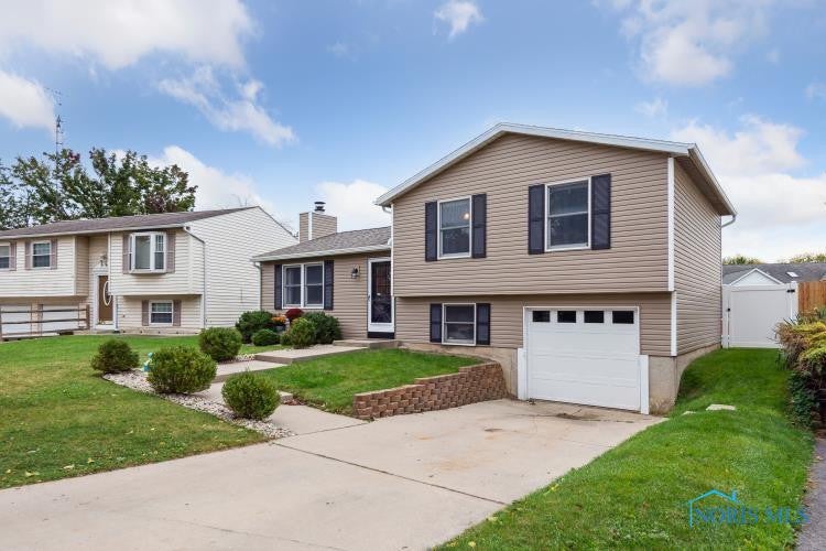 5458 Brook Point Road Toledo, OH 43611 - Photo 3 of 25 Gallery Image 3
