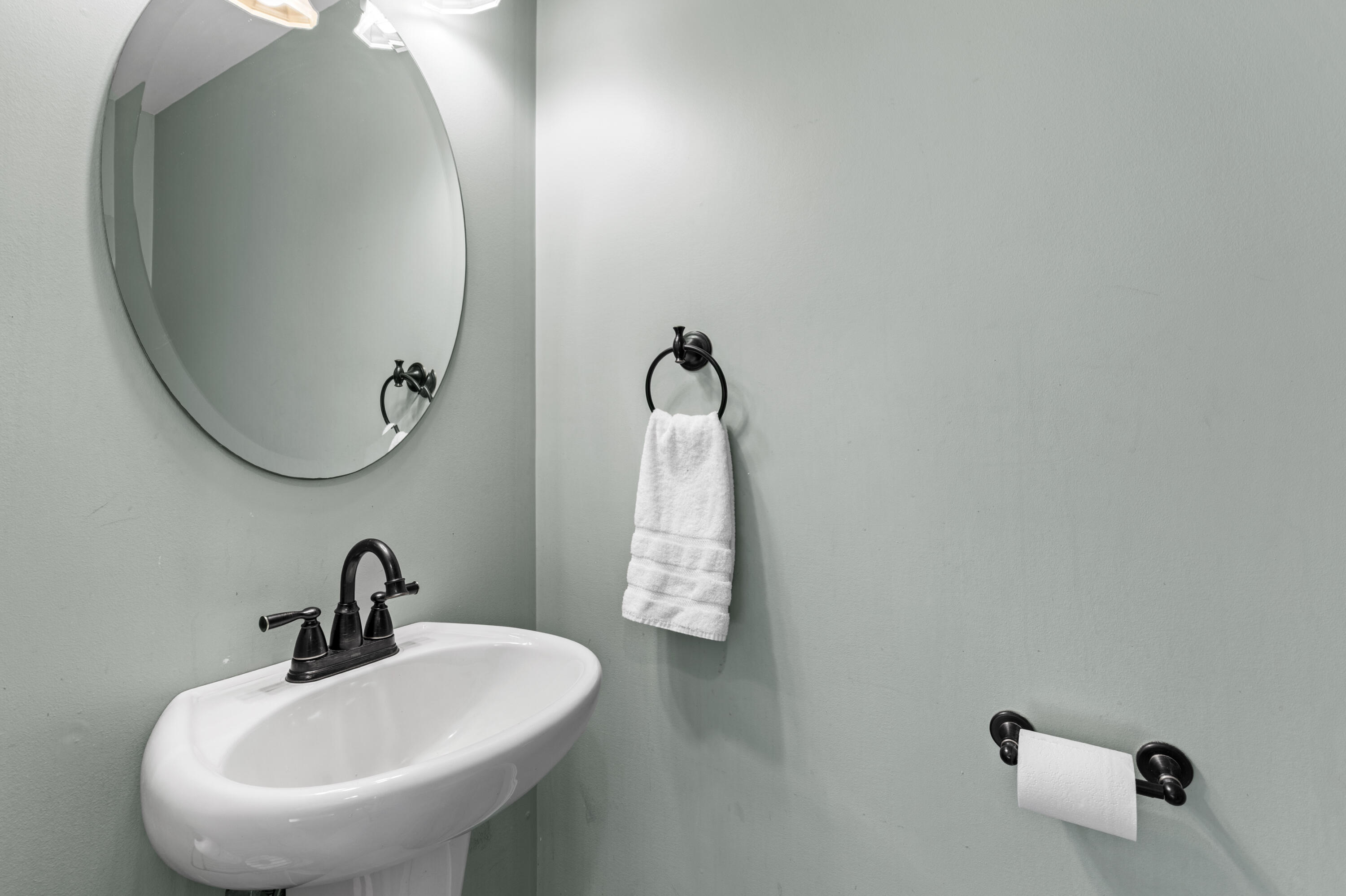 58 Hardy Road Falmouth, ME 04105 - Photo 13 of 48 1/2 Bath