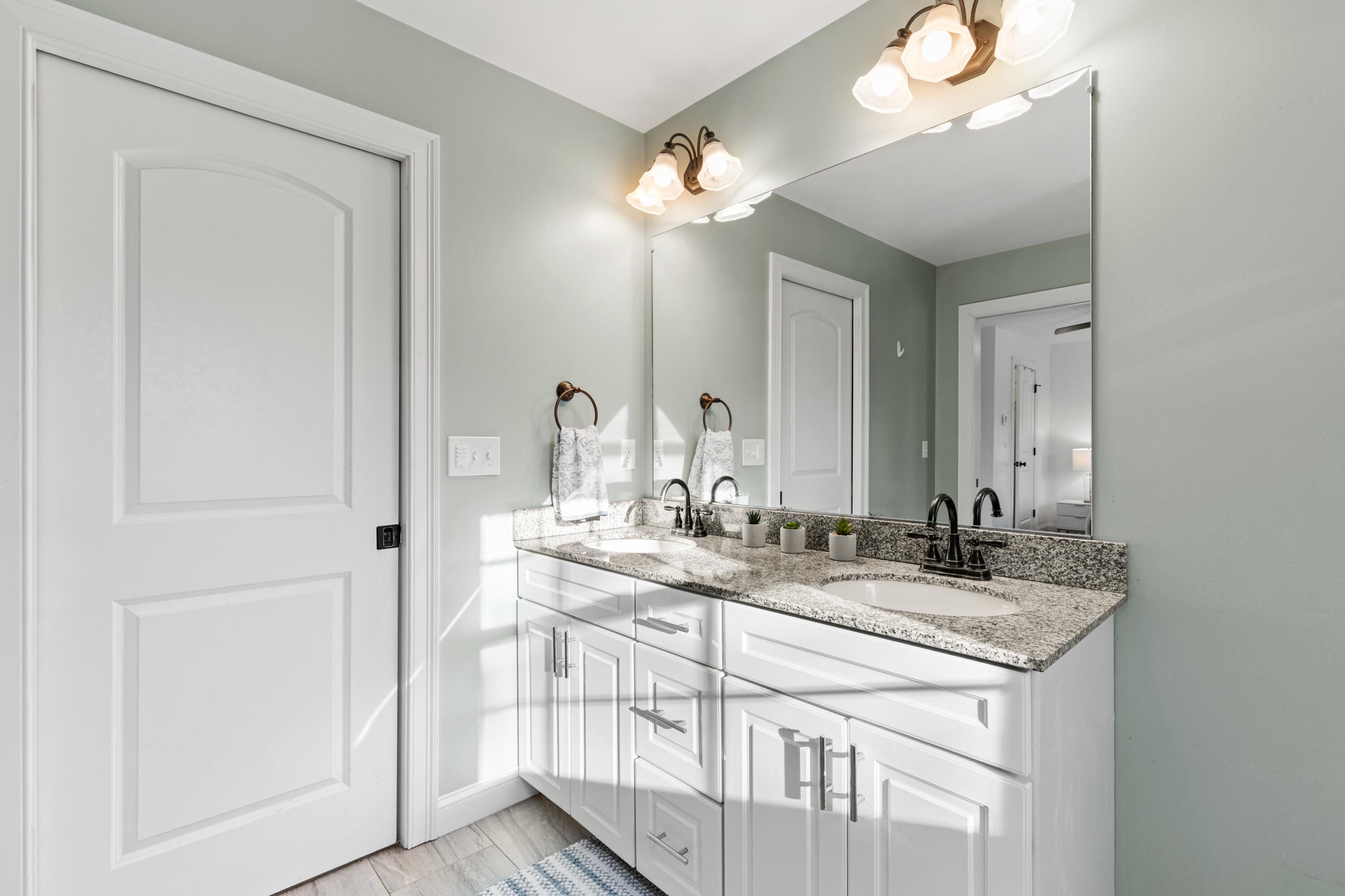 58 Hardy Road Falmouth, ME 04105 - Photo 27 of 48 Hall Bath