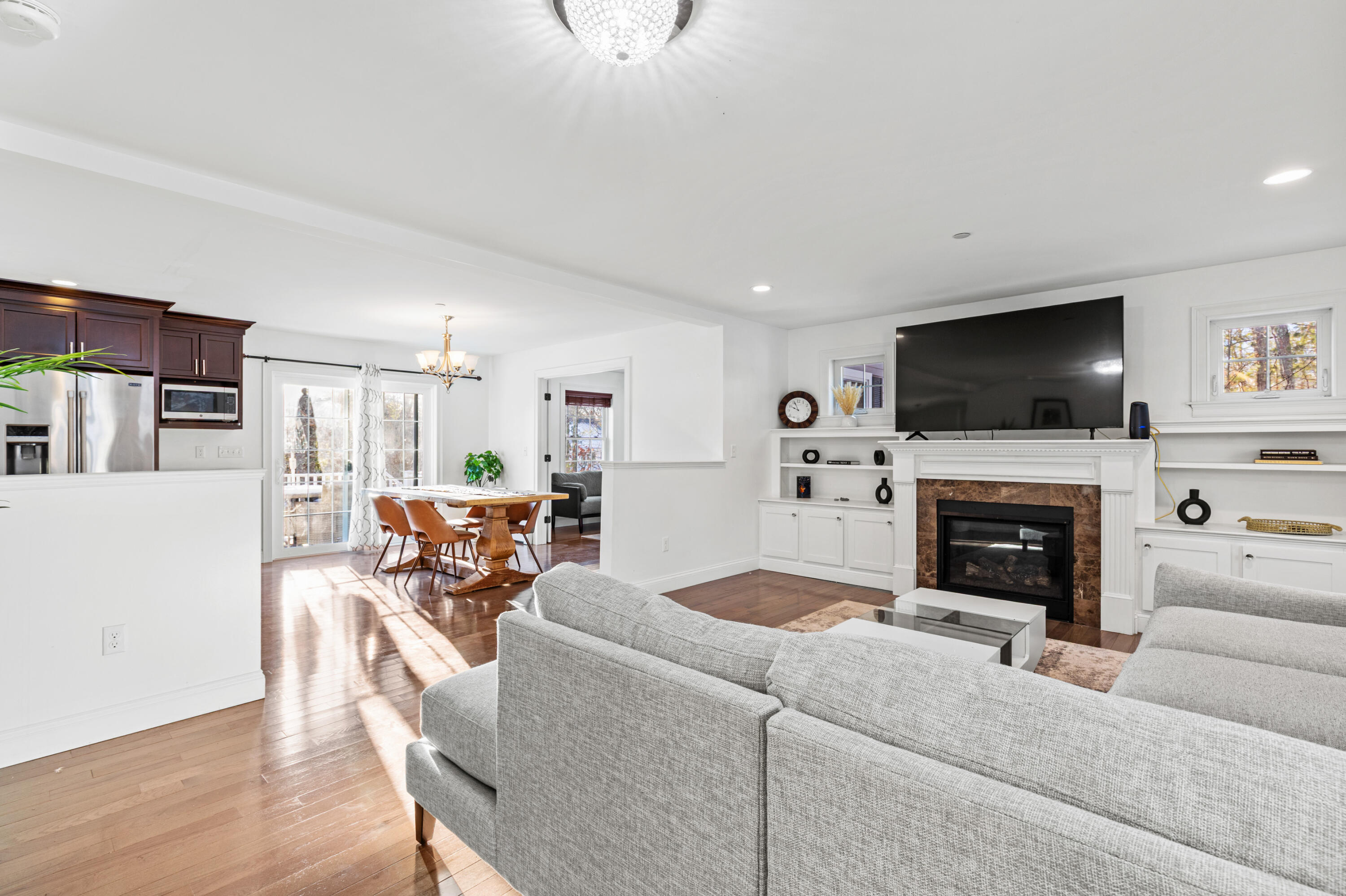 58 Hardy Road Falmouth, ME 04105 - Photo 5 of 48 Living Room