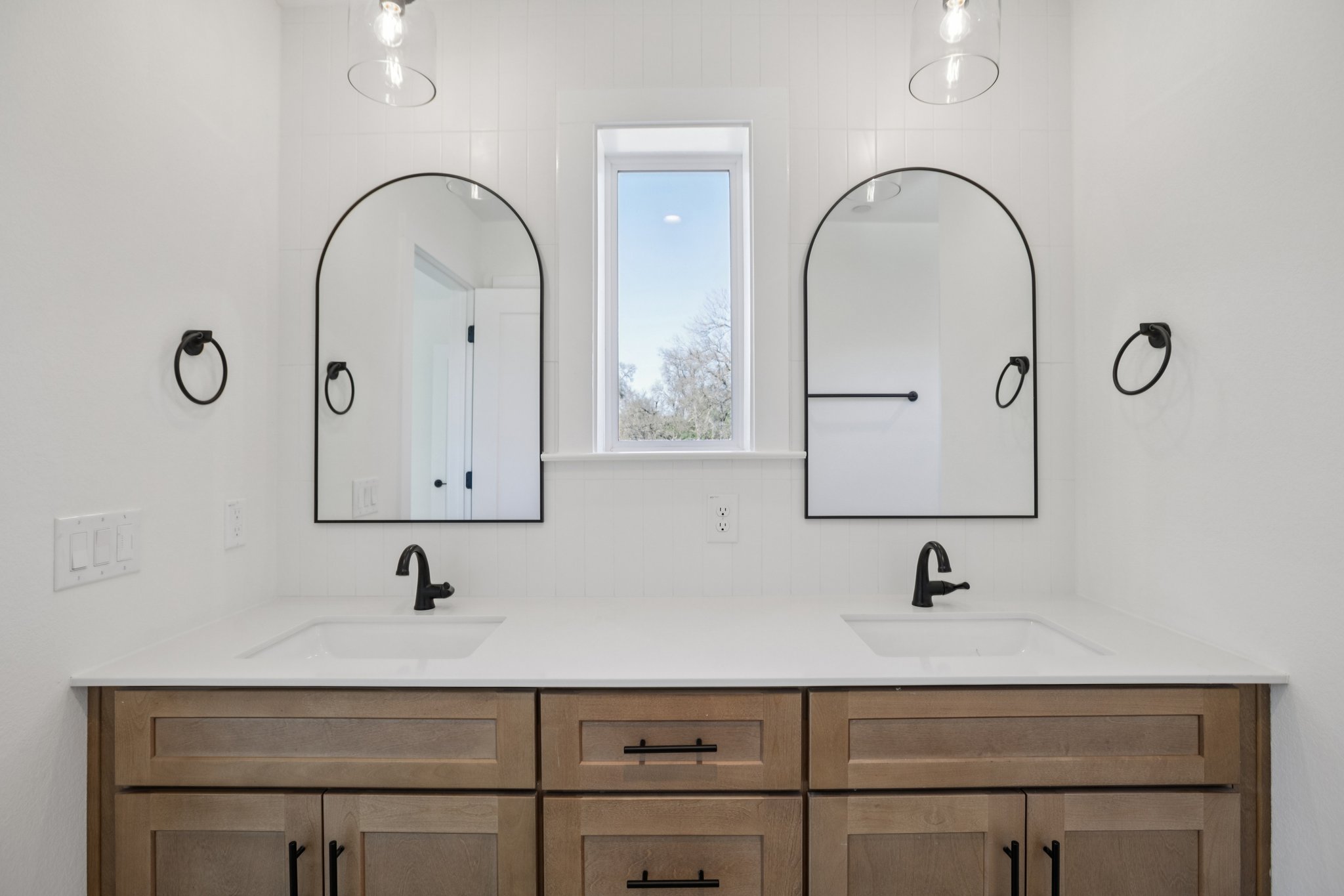 2414 Drew Lane, Unit 5 Austin, TX 78748 - Photo 19 of 24 Full bathroom featuring double vanity