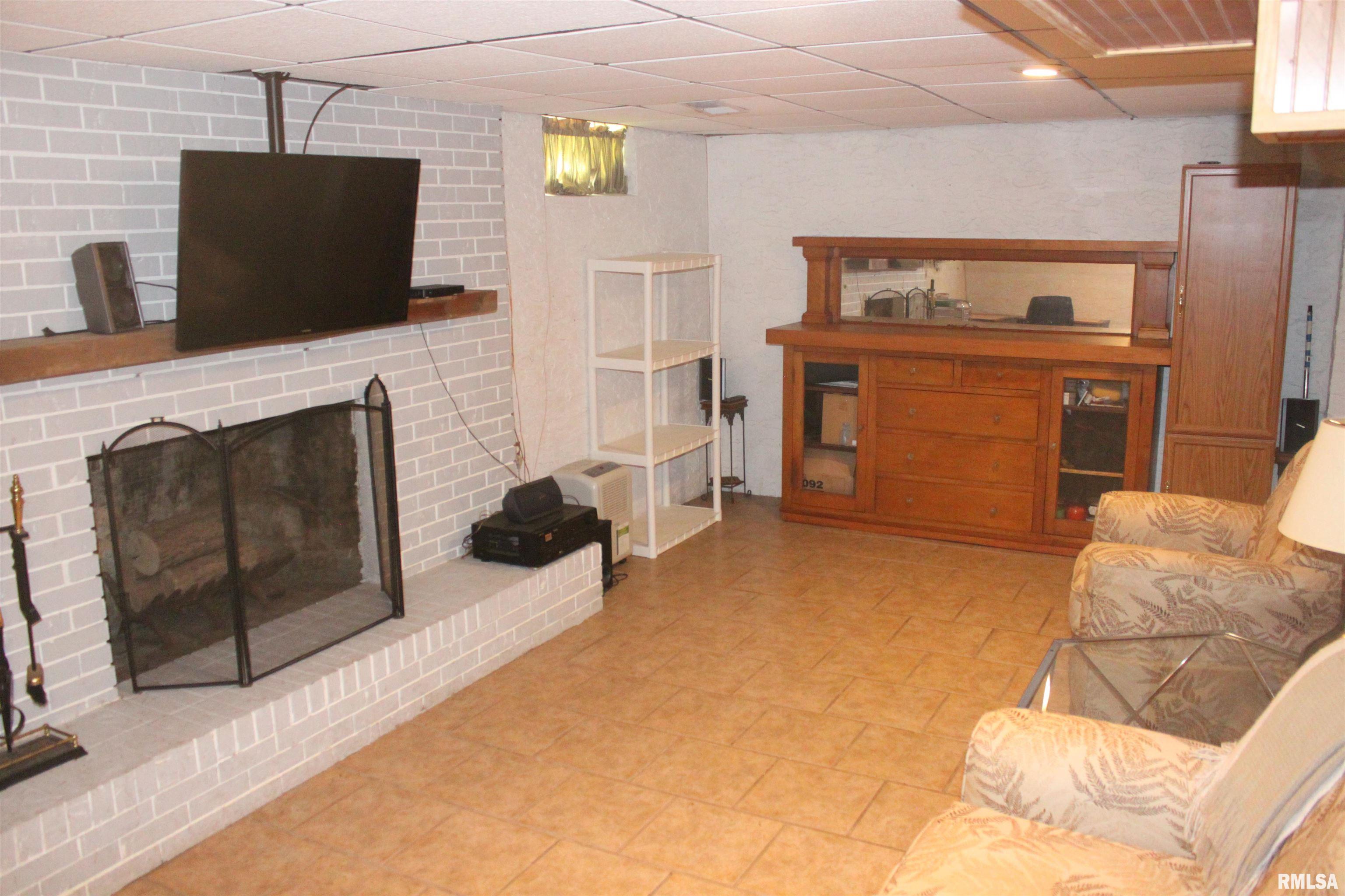 442 50th Street Moline, IL 61265 - Photo 11 of 15
