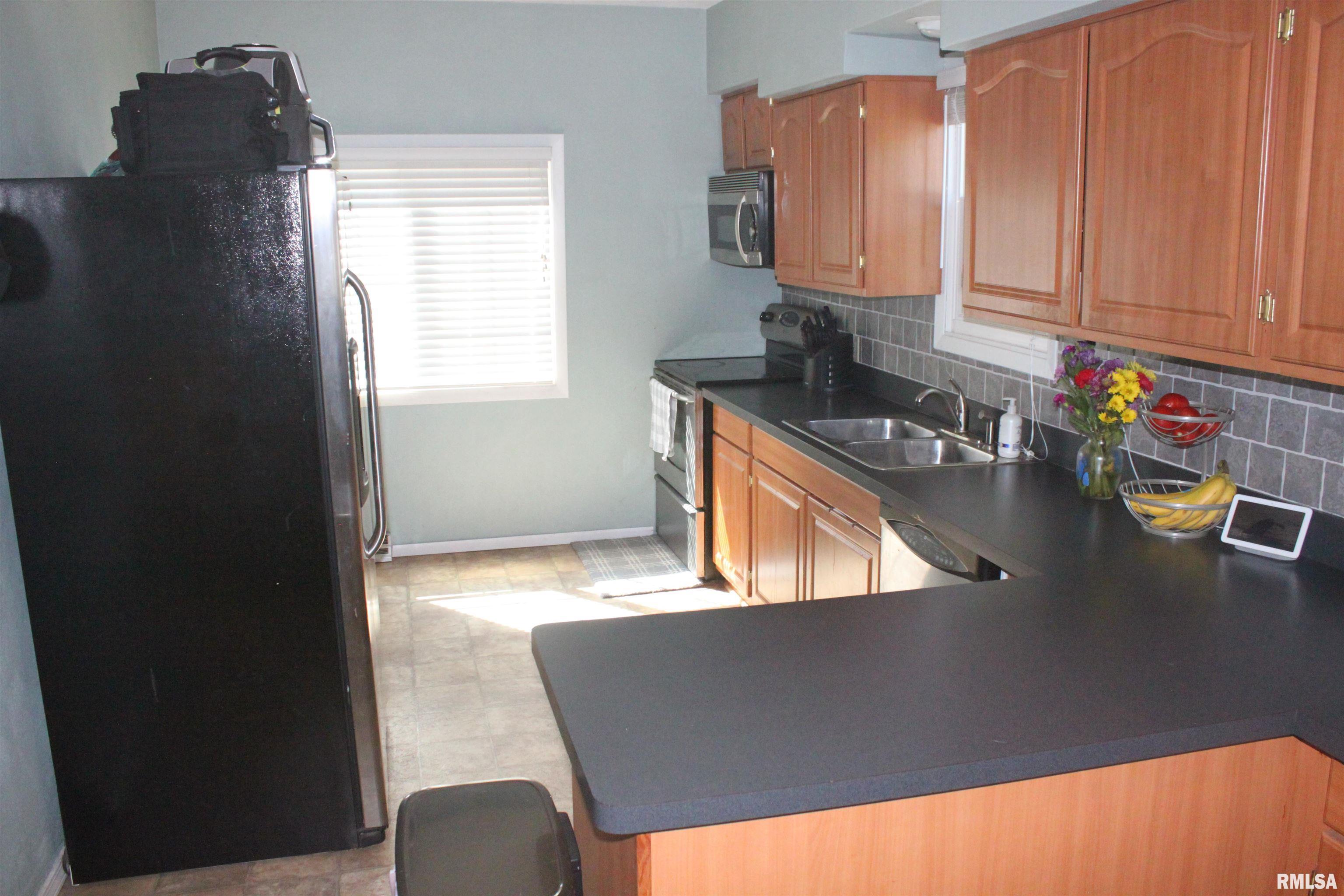442 50th Street Moline, IL 61265 - Photo 4 of 15