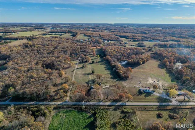 $879,000 | 15650 Hwy WW, Lebanon, MO 65536