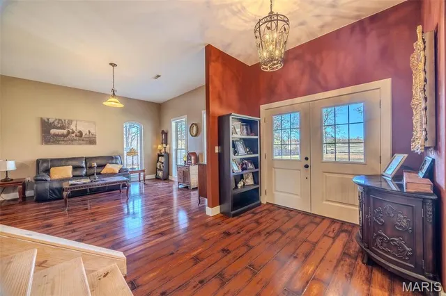 $879,000 | 15650 Hwy WW, Lebanon, MO 65536