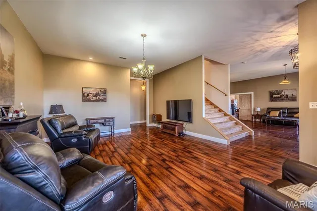 $879,000 | 15650 Hwy WW, Lebanon, MO 65536