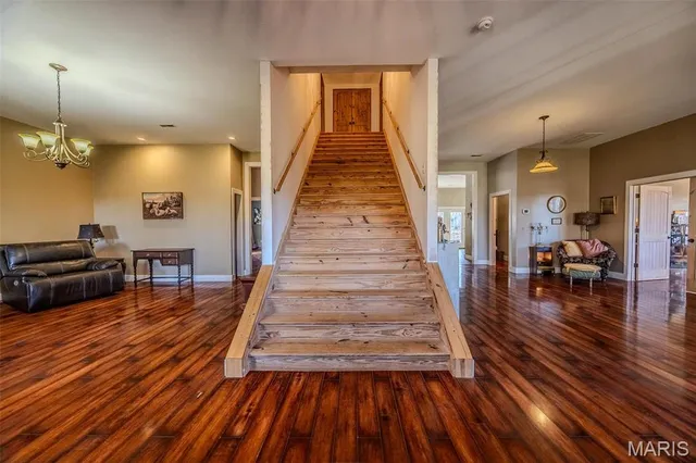 $879,000 | 15650 Hwy WW, Lebanon, MO 65536