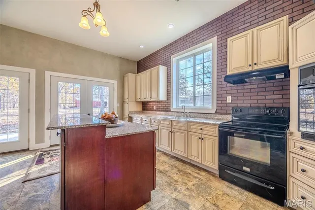 $879,000 | 15650 Hwy WW, Lebanon, MO 65536