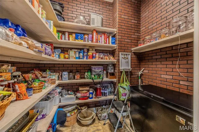 $879,000 | 15650 Hwy WW, Lebanon, MO 65536