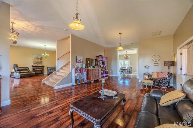 $879,000 | 15650 Hwy WW, Lebanon, MO 65536