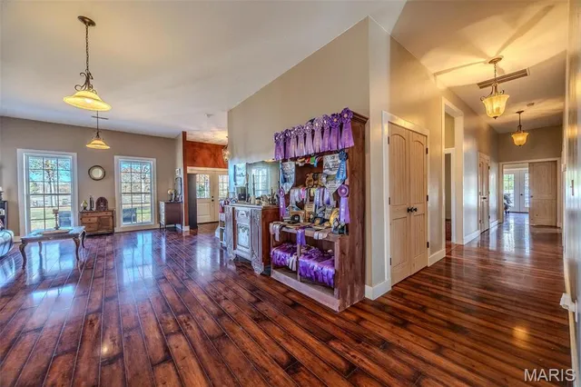 $879,000 | 15650 Hwy WW, Lebanon, MO 65536