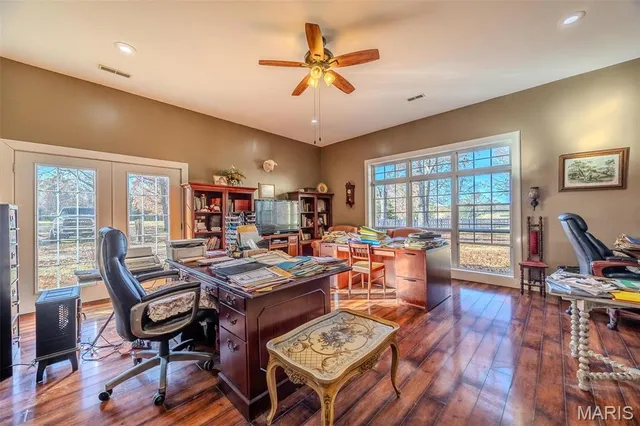 $879,000 | 15650 Hwy WW, Lebanon, MO 65536