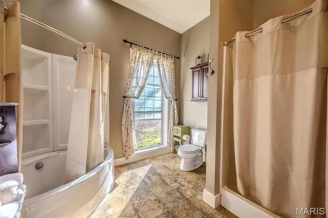 $879,000 | 15650 Hwy WW, Lebanon, MO 65536