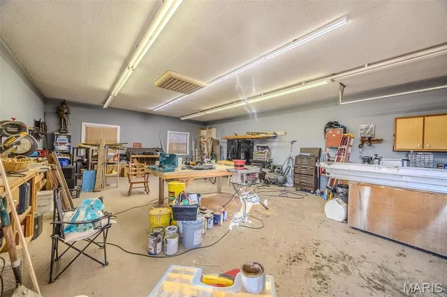 $879,000 | 15650 Hwy WW, Lebanon, MO 65536