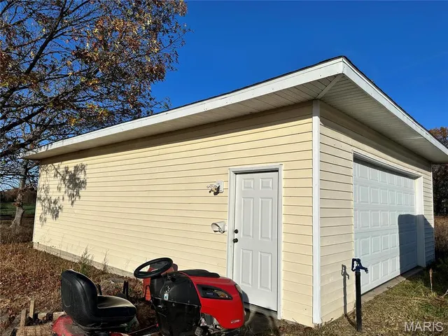 $879,000 | 15650 Hwy WW, Lebanon, MO 65536