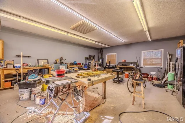 $879,000 | 15650 Hwy WW, Lebanon, MO 65536