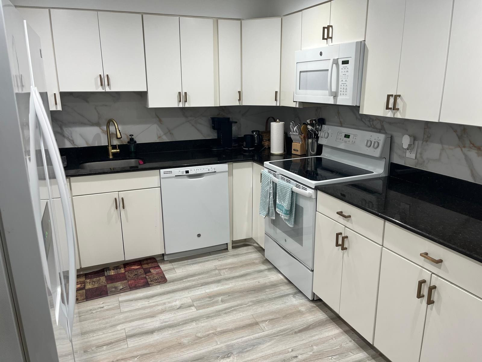 491 Racquet Club Road, Unit 106 Weston, FL 33326 - Photo 3 of 19 Photo 3