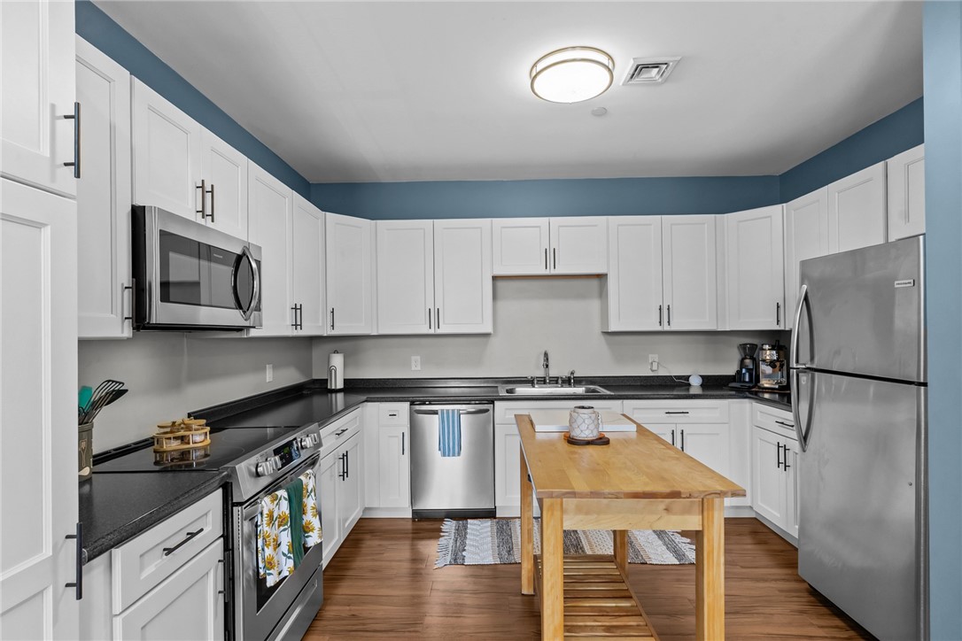 39 Webster Avenue, Unit 201 Pawtucket, RI 02860 - Photo 14 of 37