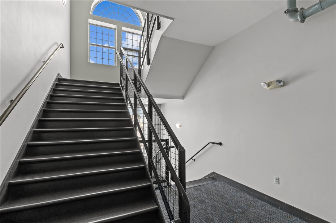 39 Webster Avenue, Unit 201 Pawtucket, RI 02860 - Photo 31 of 37