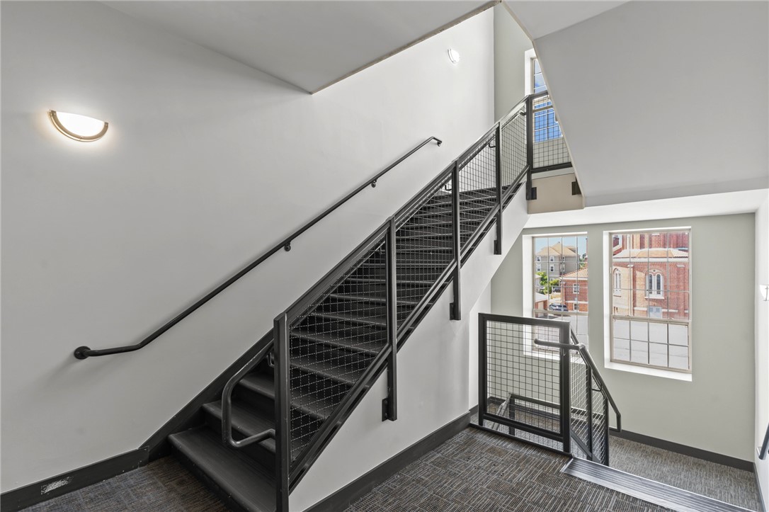 39 Webster Avenue, Unit 201 Pawtucket, RI 02860 - Photo 32 of 37