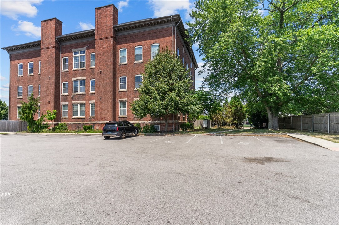 39 Webster Avenue, Unit 201 Pawtucket, RI 02860 - Photo 34 of 37