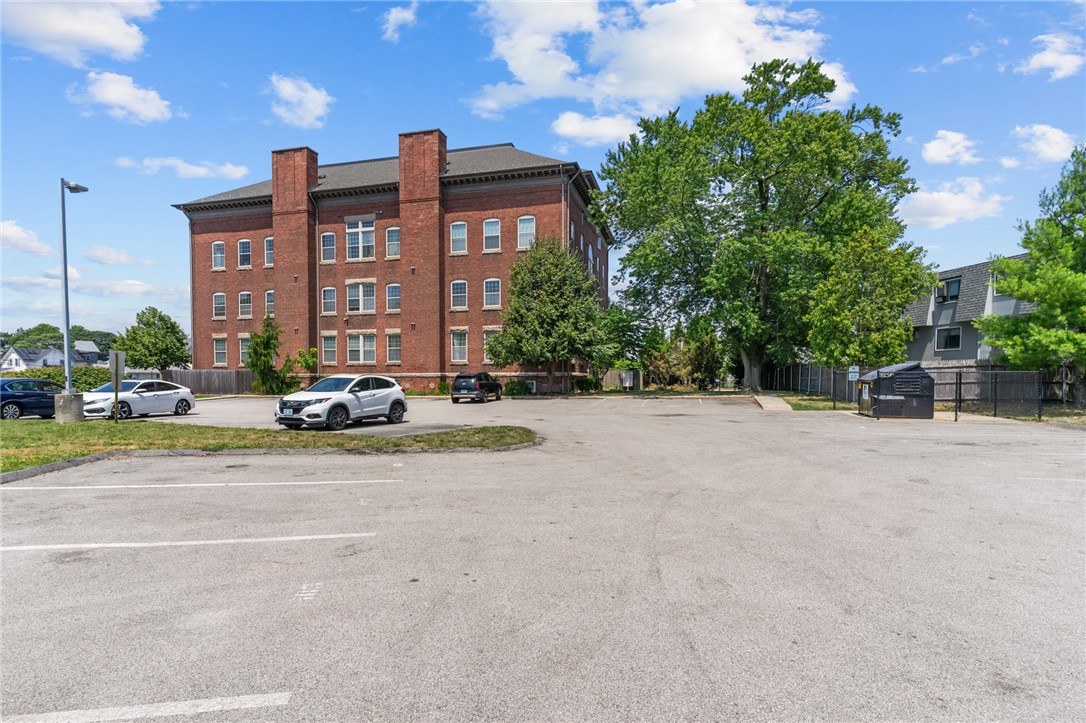 39 Webster Avenue, Unit 201 Pawtucket, RI 02860 - Photo 36 of 37