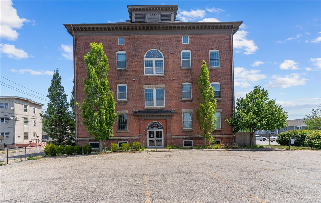 39 Webster Avenue, Unit 201 Pawtucket, RI 02860 - Photo 37 of 37