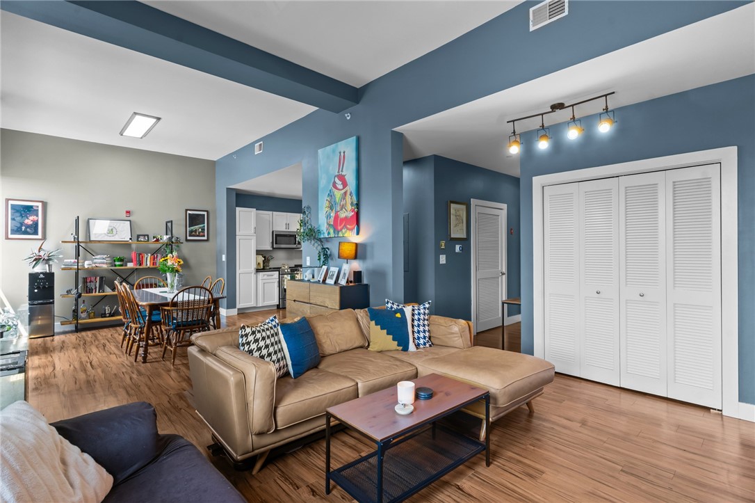 39 Webster Avenue, Unit 201 Pawtucket, RI 02860 - Photo 5 of 37