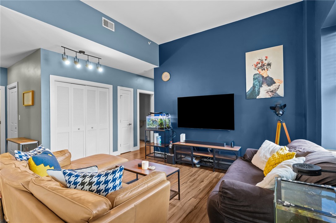 39 Webster Avenue, Unit 201 Pawtucket, RI 02860 - Photo 6 of 37