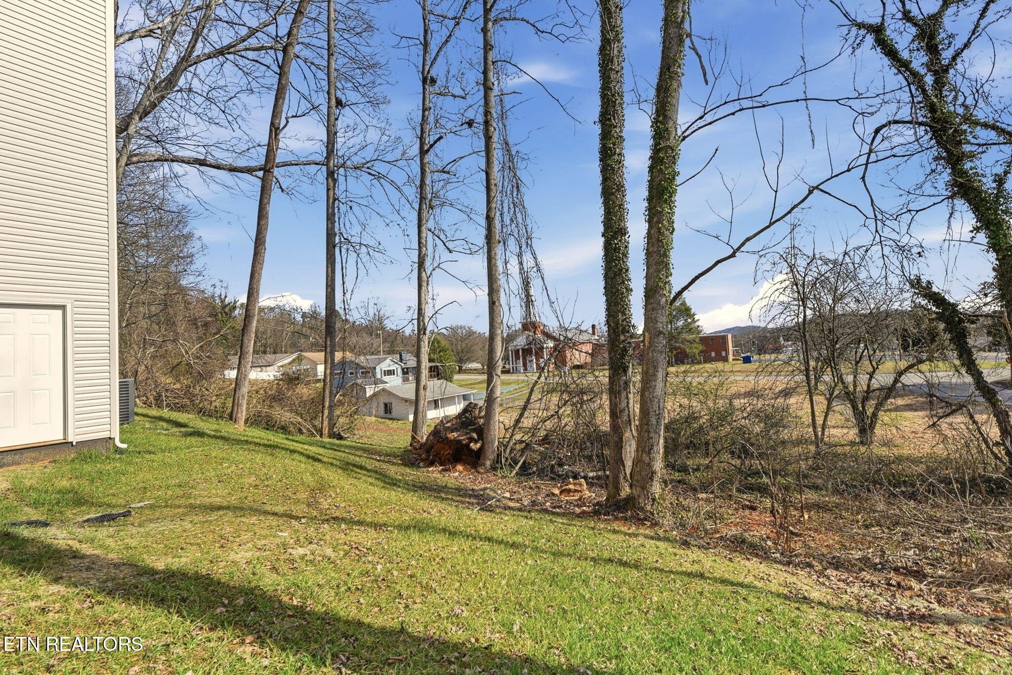 136 California Avenue Oak Ridge, TN 37830 - Photo 22 of 23 23-web-or-mls-Clfrn136 (68)