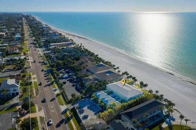 $1,100,000 | 2300 Gulf Boulevard, Unit D1, Belleair Beach, FL 33786