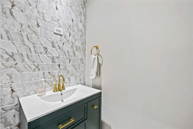 $799,950 | 59 West Misty Morning Trace, The Woodlands, TX 77381