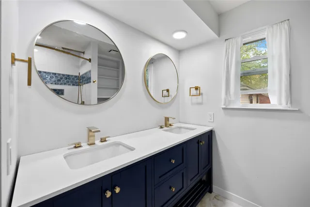 $799,950 | 59 West Misty Morning Trace, The Woodlands, TX 77381