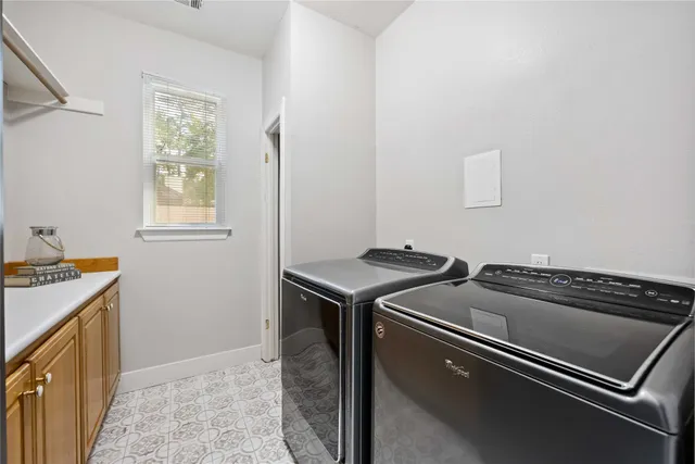 $799,950 | 59 West Misty Morning Trace, The Woodlands, TX 77381