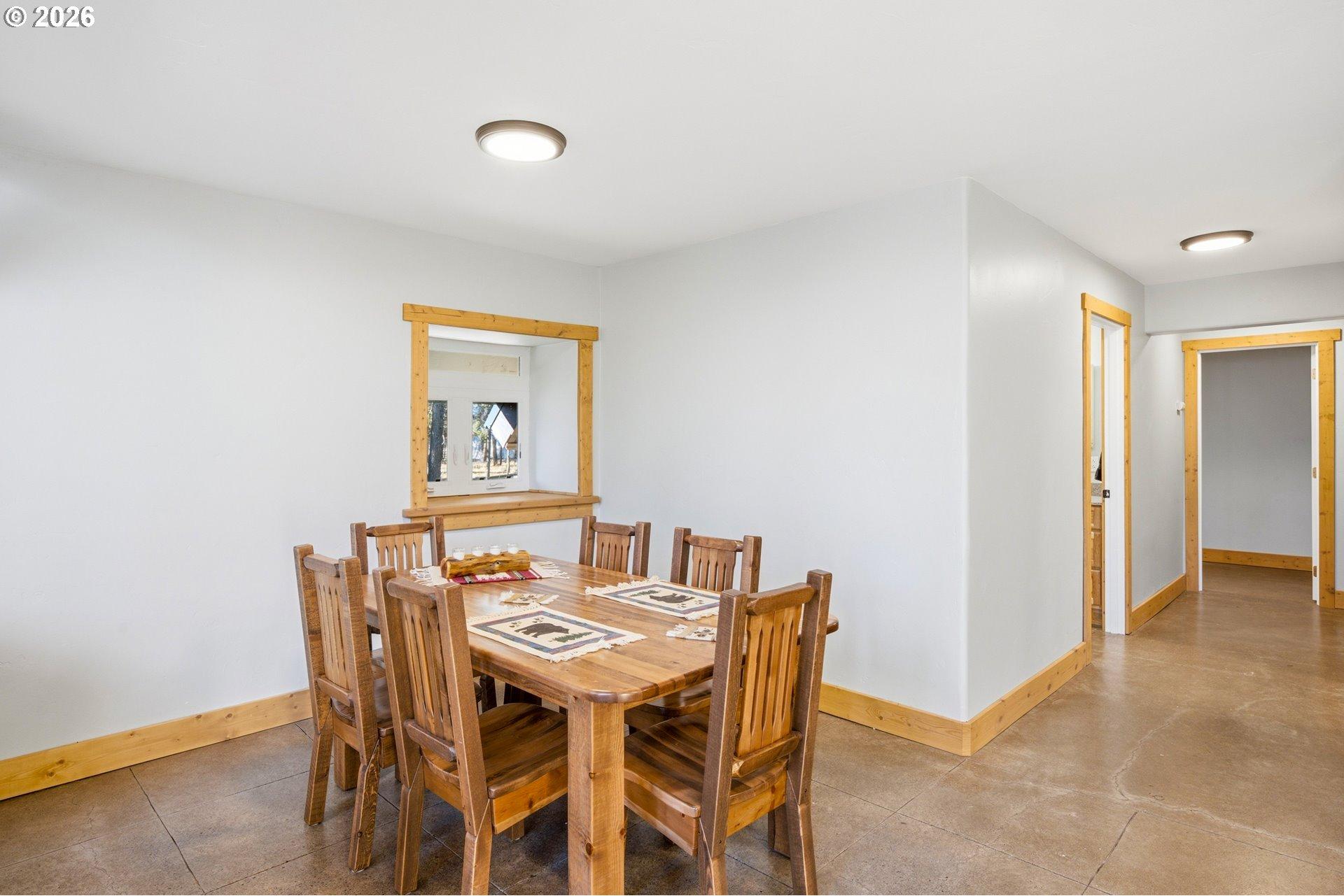 10345 Rider Court La Pine, OR 97739 - Photo 12 of 35 Dining Area