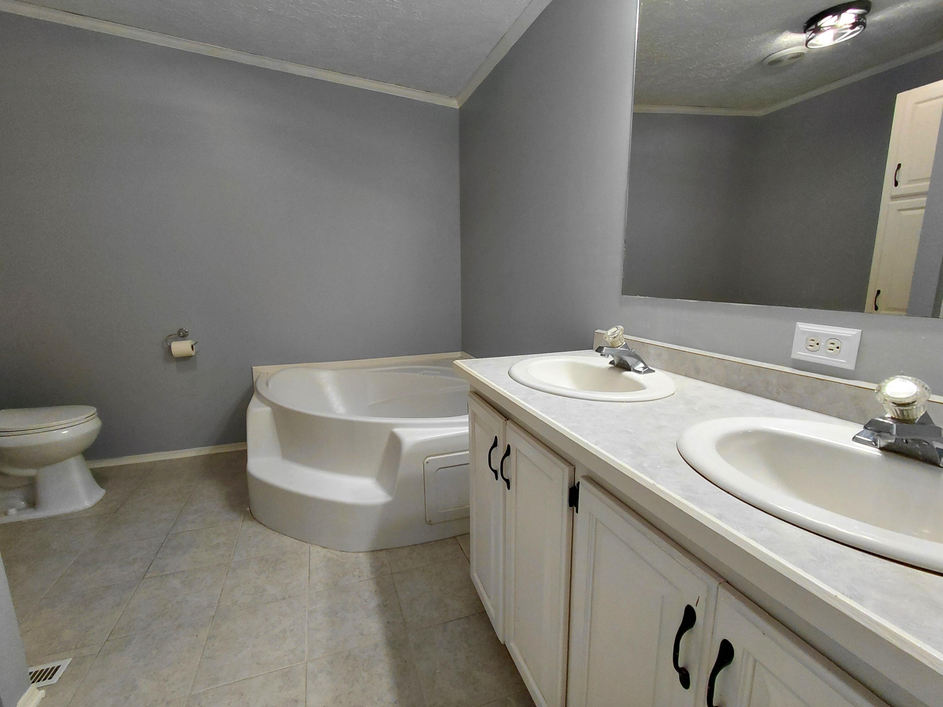 3022 Airport Road Danville, KY 40422 - Photo 13 of 42 primary bath