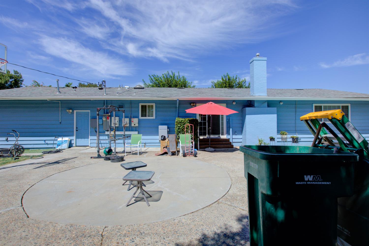 2982 Sequoia Drive Merced, CA 95340 - Photo 33 of 33 an outdoor space with patio furniture and potted plants