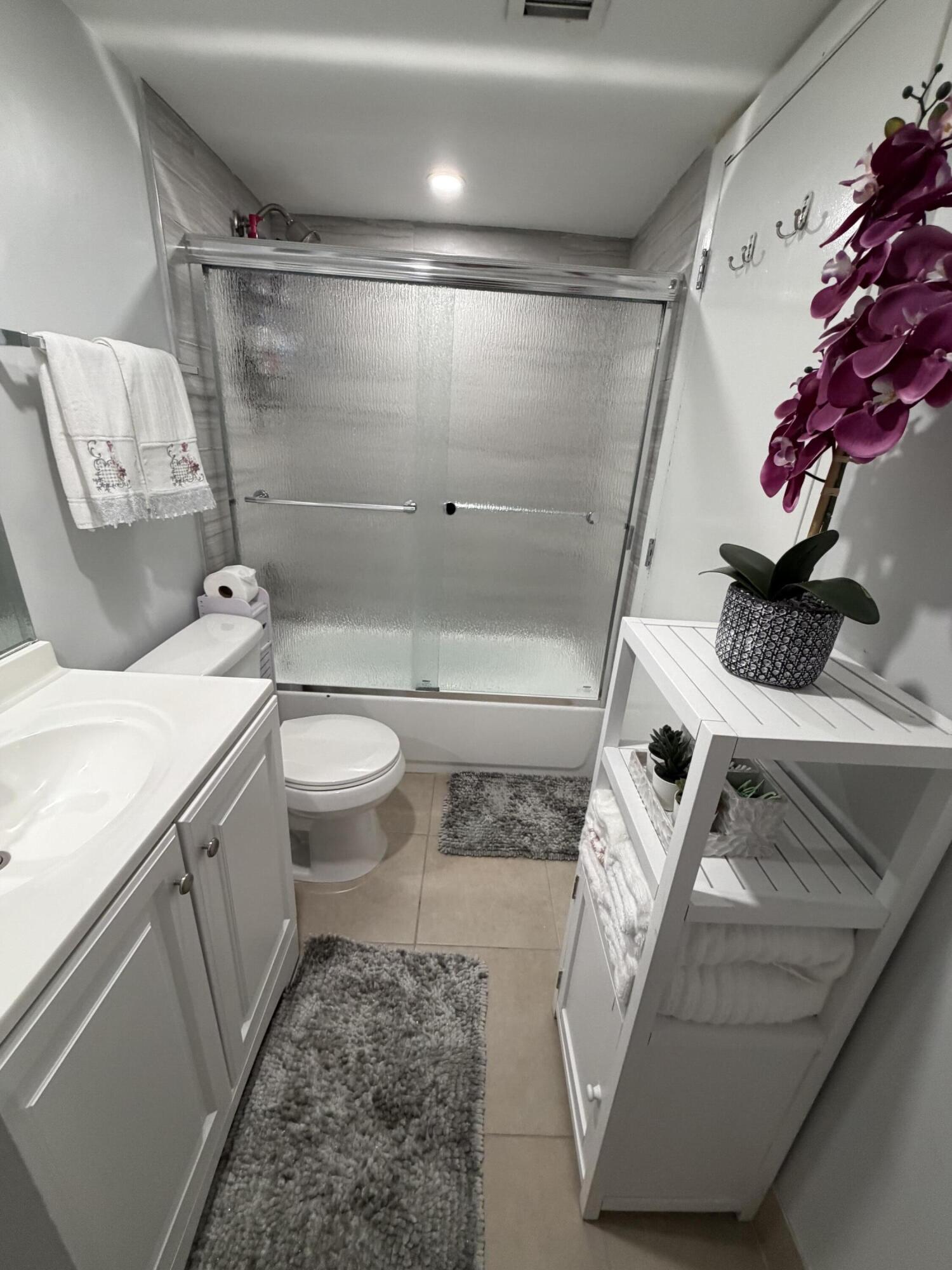 4174 Inverrary Drive, Unit 309 Lauderhill, FL 33319 - Photo 17 of 24 Primary Bathroom