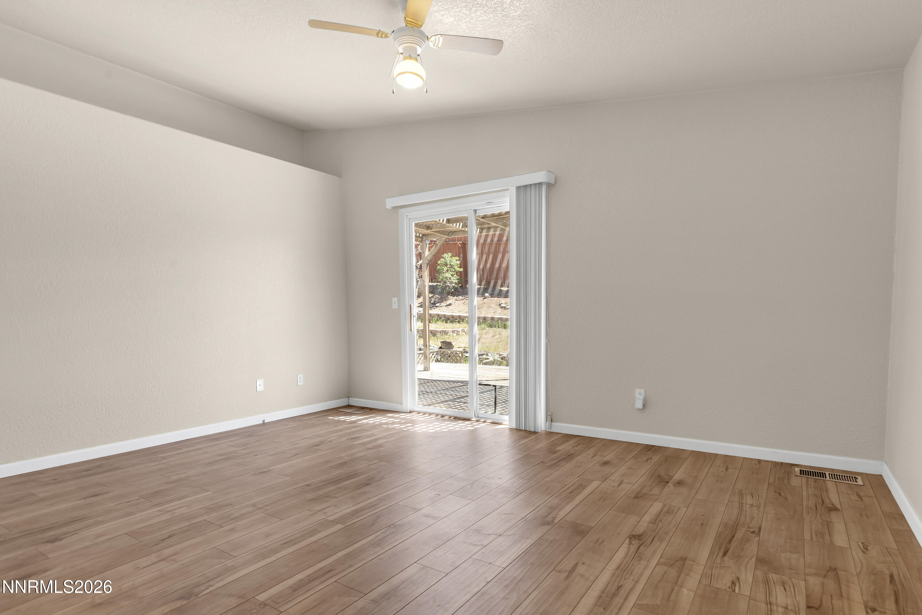 5486 Trapper Court Sun Valley, NV 89433 - Photo 13 of 37 Trapper5486-013